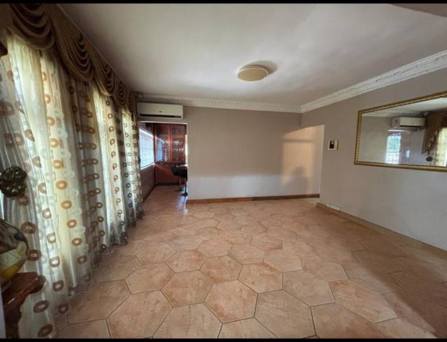 4 BEDROOM HOUSE FOR SALE IN RESERVOIR HILLS